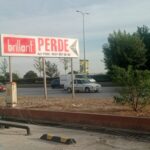 Totem tabelalar (pilon tabelalar), genellikle zemine dikilen, büyük ve yüksek taşıyıcı konstrüksiyon üzerine yerleştirilen tabelalardır.