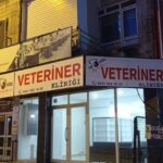 Vinil germe tabelalar, alüminyum ya da metal çerçeve konstrüksiyon üzerine branda (vinil) malzemenin gerilerek monte edilmesi ile yapılan tabela sistemleridir.